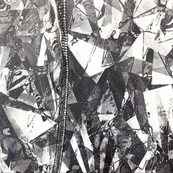 Patterned Athletic Works Grey White Tank - Picture 5 of 7